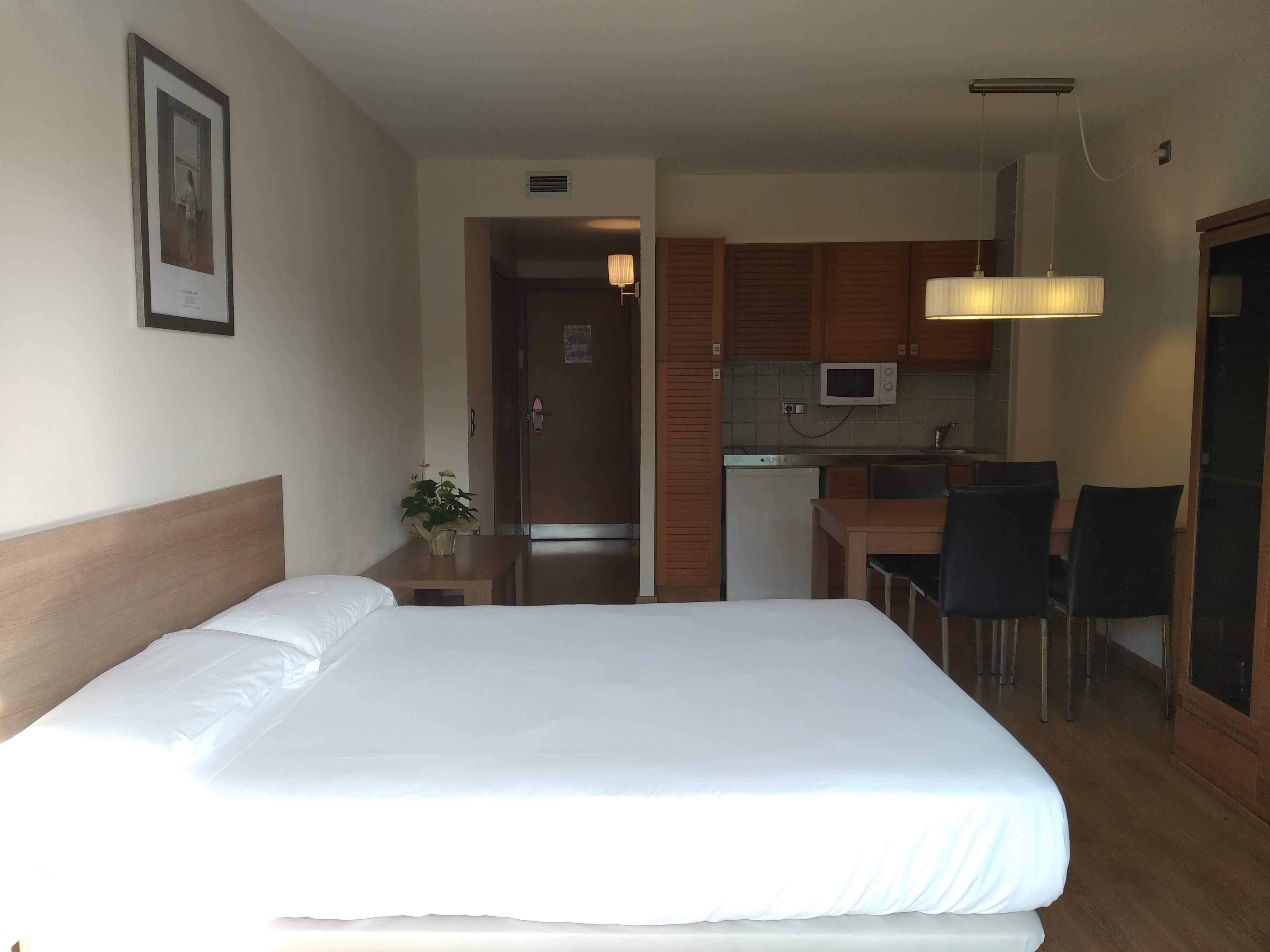 Aparthotel Golf Beach Pals Bagian luar foto