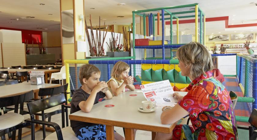 Aparthotel Golf Beach Pals Bagian luar foto