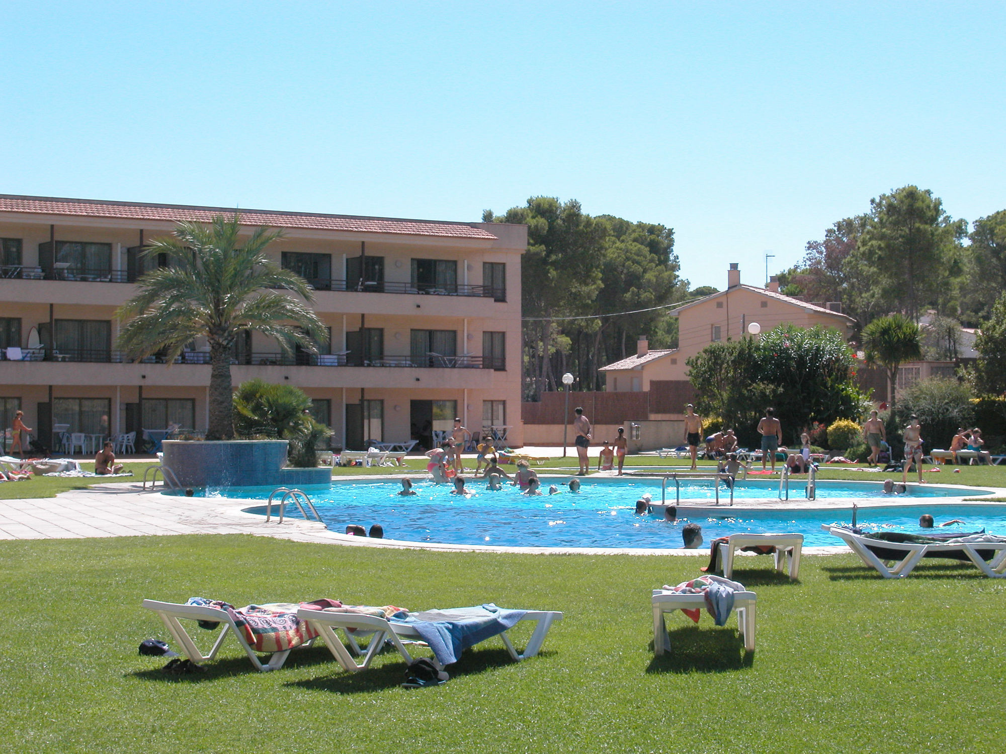 Aparthotel Golf Beach Pals Bagian luar foto