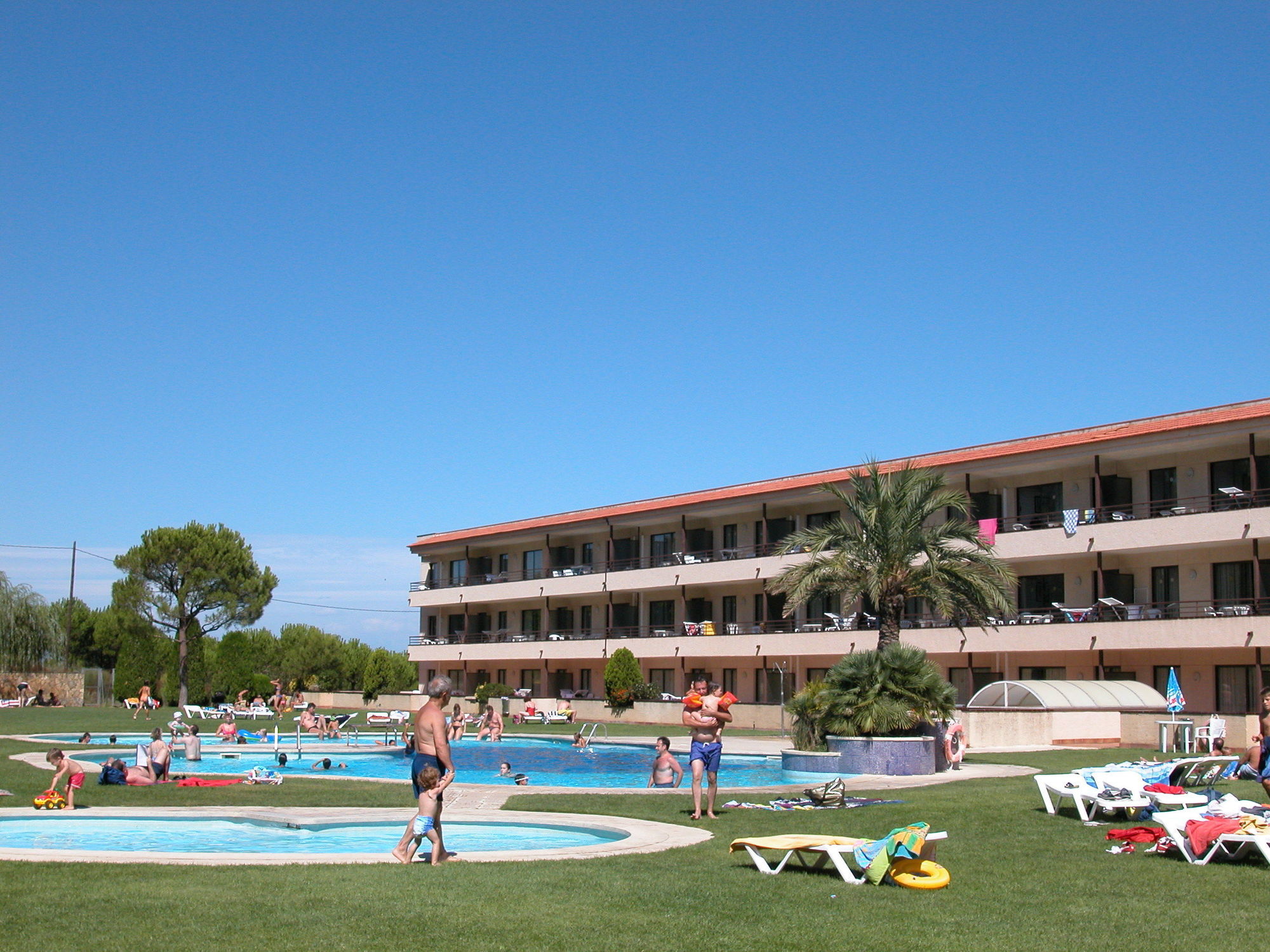 Aparthotel Golf Beach Pals Bagian luar foto